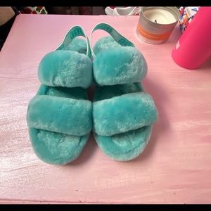 Size women’s small teal/turquoise fuzzy Ugg slippers